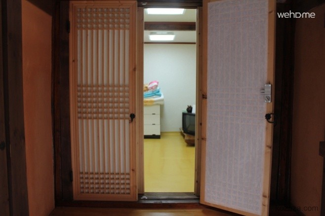 Gahoe Hanok Experience Center (Rose)