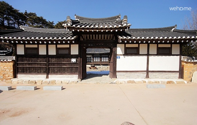 Tohyang old house - munganbang (left) - Gyeongsangbuk-do ...